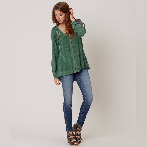 Gimmicks by BKE Textured Shirt - Picture 3 of 3